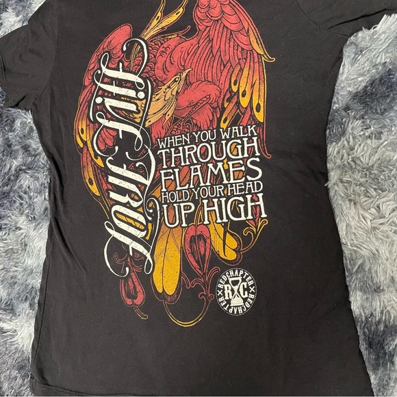 Red Chapter Live True Love Life shirt, simpler design on front. - Picture 5 of 5